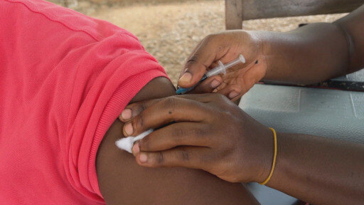 Weniger als die Hälfte der ghanaischen Bevölkerung ist geimpft, obwohl es genügend Impfstoffe gibt.
