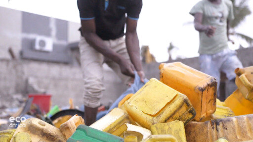 Em Maputo, uma ONG recicla e, ao mesmo tempo, proporciona emprego a grupos marginalizados.