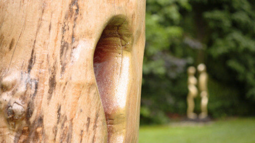 Kunst aus uralten Bäumen – die Holzskulpturen von Thomas Schwarz aus Sachsen