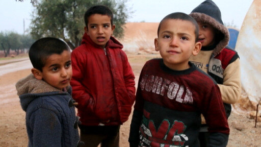 تقول الأمم المتحدة إن المساعدات الإنسانية لا تزال ضرورية لملايين اللاجئين في محافظة إدلب شمال سوريا.