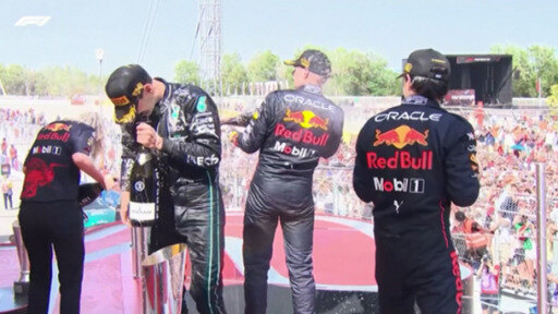 الهولندي ماكس فرستابن يفوز بسباق جائزة إسبانيا الكبرى اليوم، لينتزع بذلك صدارة ترتيب بطولة العالم.