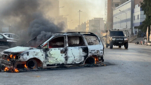 تتنافس حكومتان على السلطة في طرابلس ليبيا، واحدة بقيادة عبد الحميد الدبيبة، وأخرى بقيادة فتحي باشاغا ويدعمها المشير حفتر