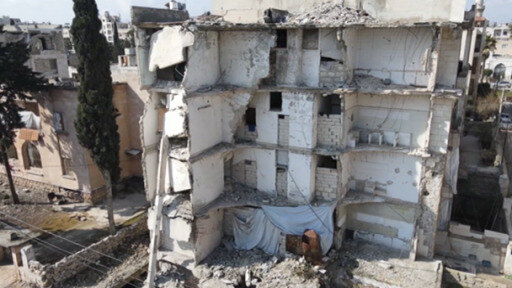 يلقى العشرات في إدلب حتفهم بسبب انهيار المنازل التي يسكنوها بعد تعرضها للقصف سابقا، وهذه نظرة على ظروف العيش هناك؟