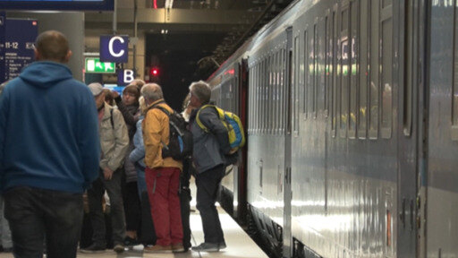 شبكة القطارات في ألمانيا تتوقف لثلاث ساعات بسبب قطع مقصود واحترافي. ويبدو أن الفاعل أراد الإشارة لثغرات أمنية. 