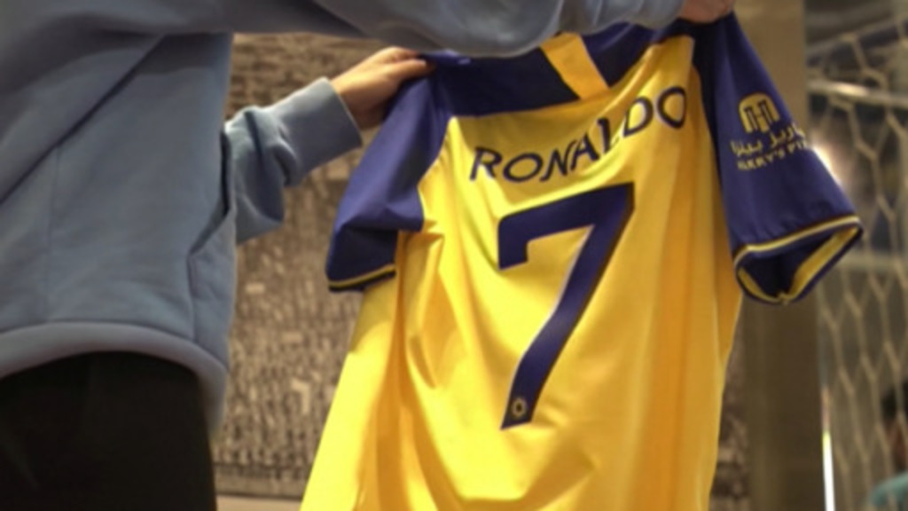 كريستيانو رونالدو يلعب في نادي النصر السعودي