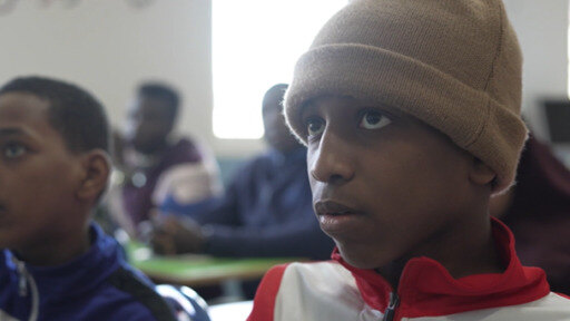 أطفال اللاجئين الأفارقة من دول جنوب الصحراء في المغرب... هل يتم إدماجهم في المدارس؟ 