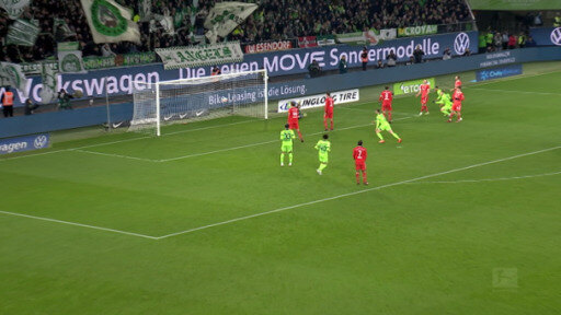 بايرن ميونخ يفوز على فولفسبورغ بأربعة أهداف مقابل هدفين ويستعيد صدارة الدوري. 