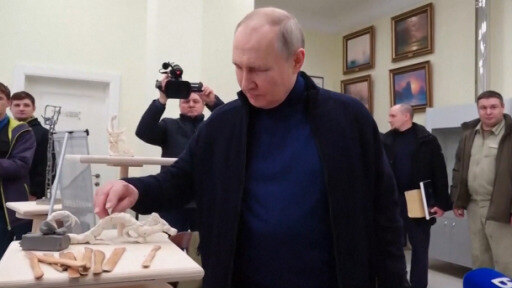 الرئيس الروسي بوتين يزور شبه جزيرة القرم للاحتفال بمرور 9 سنوات على ضمها من أوكرانيا.
