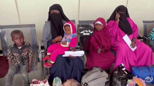 مهاجرون أفارقة بليبيا يعودون لبلادهم لقضاء رمضان مع أهلهم
