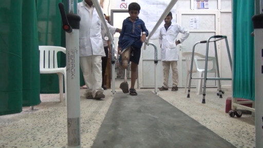 الأطفال في اليمن ضحايا للحرب والامم المتحدة تقول ان طفلا او اثنين يموتون بسببها يوميا. 