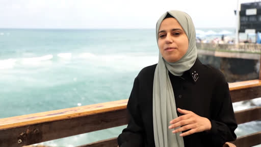يحرص اللاجئون الفلسطينيون في لبنان وفي أماكن أخرى على التمسك بهويتهم، ويؤكدون على ضرورة إيجاد حل عادل للقضية الفلسطينية.