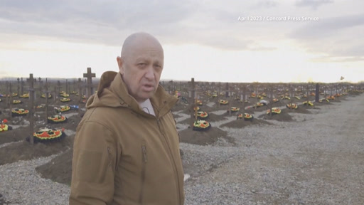 مجموعة المرتزقة الخاصة فاغنر، تبدأ بتسليم مدينة باخموت في شرق أوكرانيا للجيش الروسي 