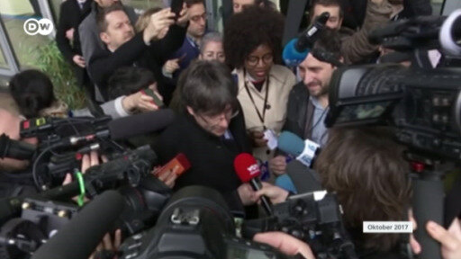 Der im Exil lebende ehemalige katalanische Präsident Carles Puigdemont ist auf Sardinien verhaftet worden.