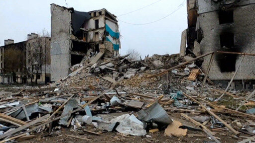 Unterdessen gibt es Hinweise auf Kriegsverbrechen in weiteren Orten rund um Kiew.