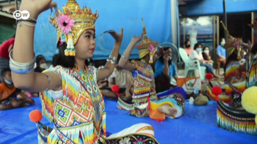 The centuries-old Thai dance known as 'nora' combines dancing, singing and storytelling.