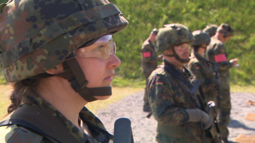 Training new reservists in Germany