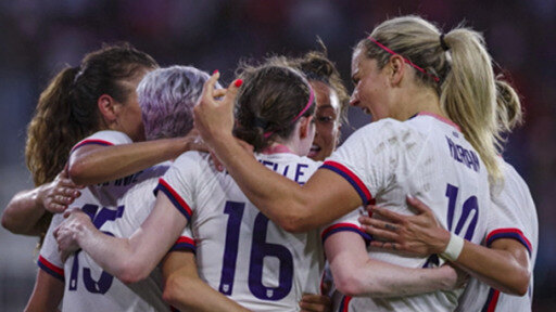 A landmark equal pay agreement has been signed by the US men's and women's football teams.
