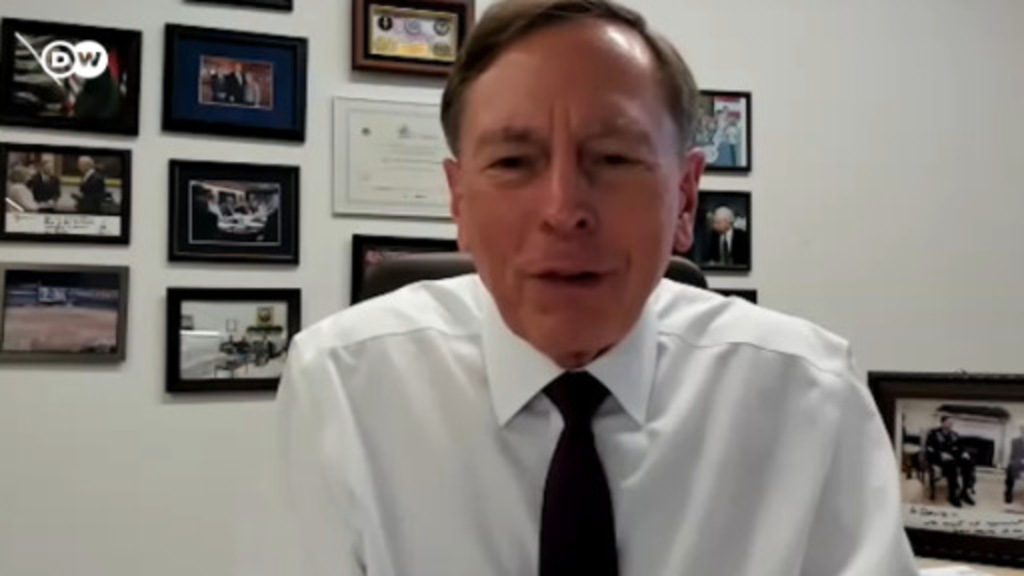Petraeus: 'Putin is desperate'