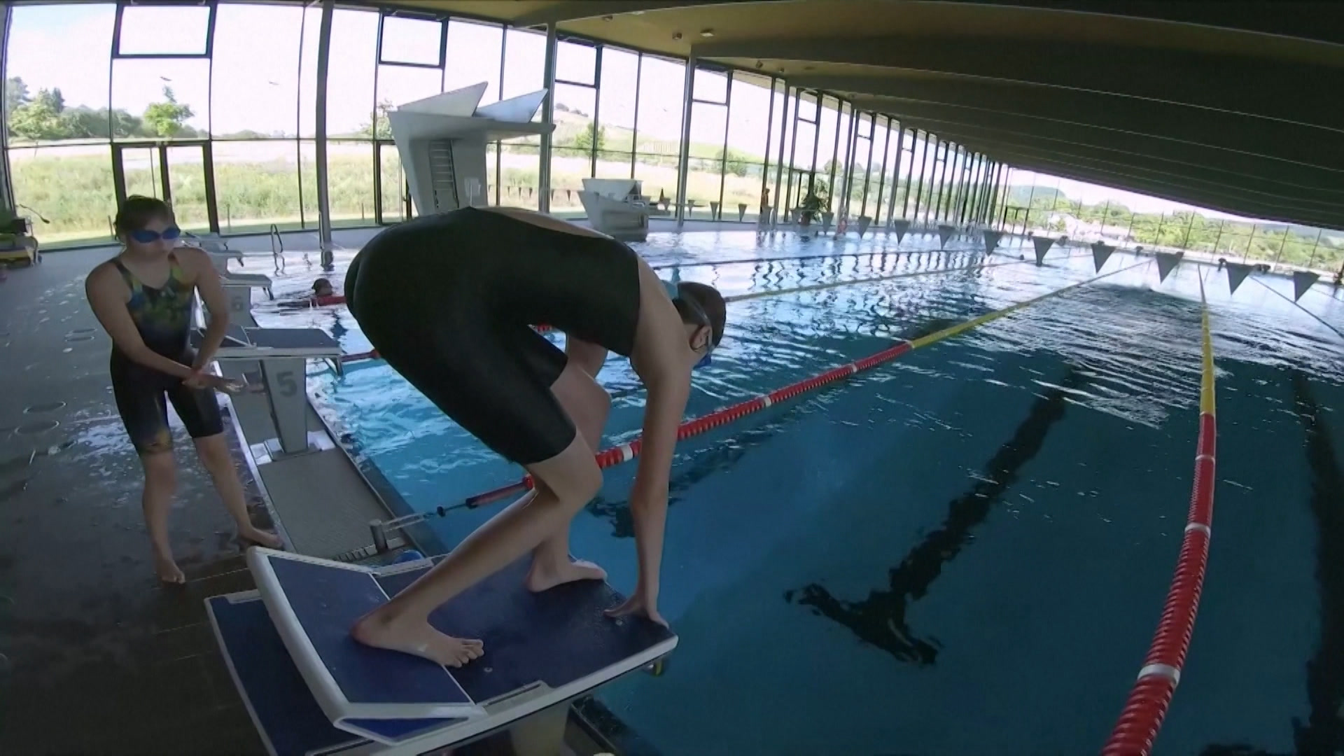 Special Olympics: German swim twins aim for home gold – DW – 06/17/2023