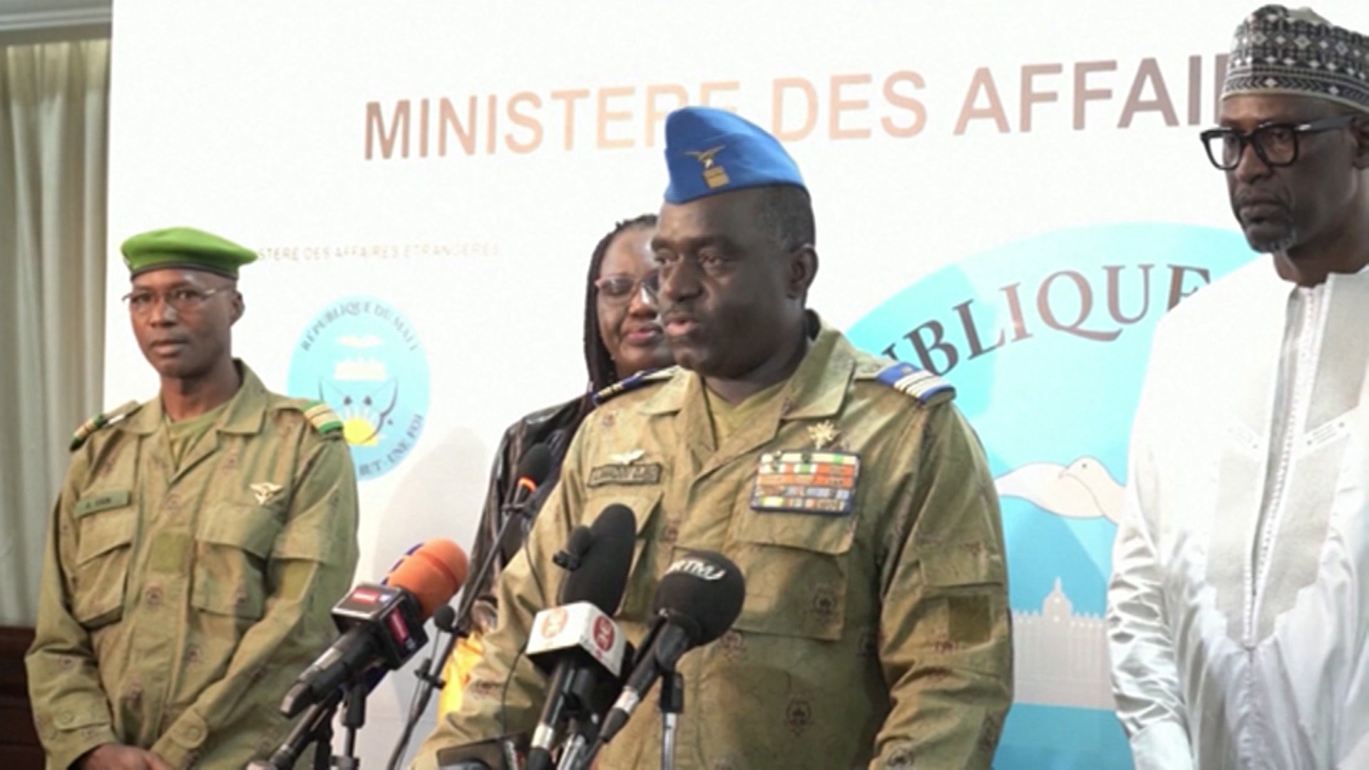 Burkina Faso, Mali And Niger Sign Defense Pact – DW – 09/17/2023