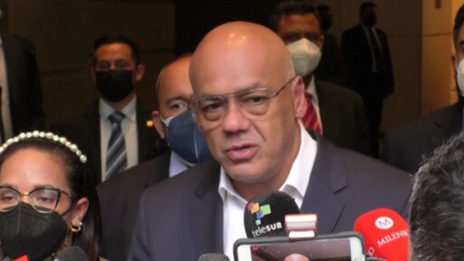 Gobierno y oposición de Venezuela buscan acuerdos parciales para atajar la crisis política y económica en el país.