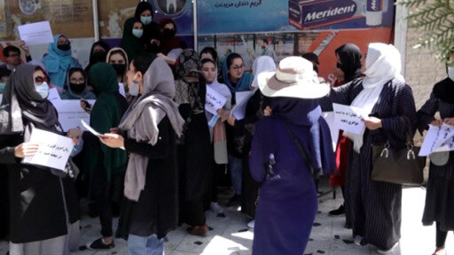 Cada hay más denuncias de que los talibanes no están respetando su compromiso con los derechos de las mujeres.