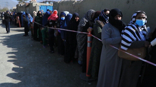 A los afganos les espera un duro invierno en un contexto de crisis económica.