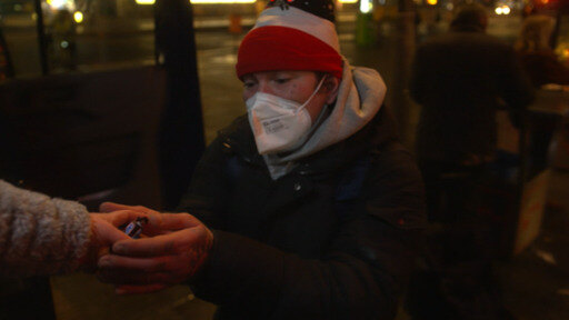 Kathy Kaiser lleva más de 10 años ayudando a los sin techo a sobrevivir el invierno en las calles de Berlín.
