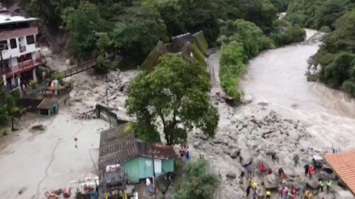 La localidad turística de Machu Picchu-Pueblo se ha visto afectada por un fuerte aluvión que provocó ingentes daños.