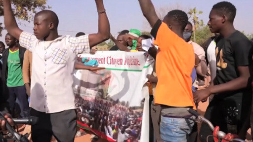 La población de Burkina faso sale nuevamente a las calles para protestar por la inseguridad. 