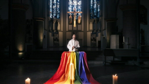 Católicos alemanes homosexuales salieron del armario, denunciando la política discriminatoria de la Iglesia.