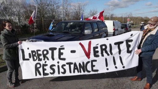 Miles de manifestantes se dirigen a París en las caravanas por la libertad contra las restricciones por el coronavirus