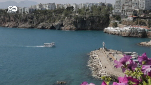 La temporada alta en Antalya, Turquía, se inicia con un descenso significativo de turistas.