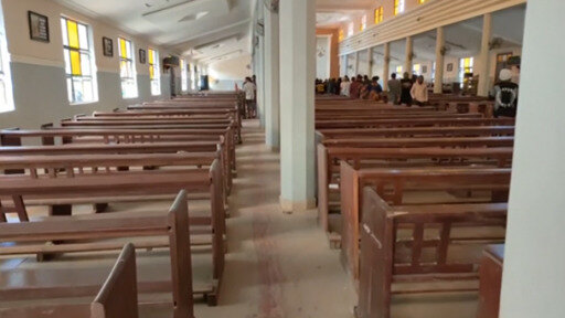 Decenas de personas mueren en mortal atentado a un iglesia católica en el sur de Nigeria.