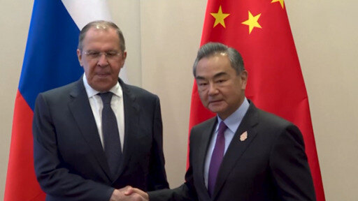 Los ministros de Exteriores de Rusia y China afianzan relaciones en la cumbre ministerial del G20 en Indonesia.