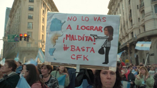 Argentina vivió este sábado la conmemoración de su independencia con marchas de la izquierda como de la oposición. 