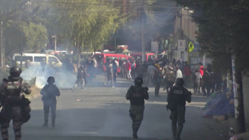 Segundo día consecutivo de violentos enfrentamientos en la capital boliviana por un mercado de coca ilegal.