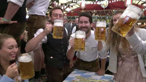 El mundialmente famoso Oktoberfest de Múnich se celebra por primera vez desde la pandemia.
