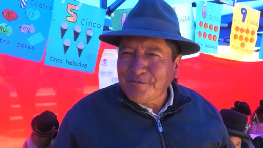 En el altiplano boliviano, unos 20.000 adultos indígenas lograron alfabetizarse con un programa gubernamental.