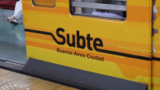 Una escuela de Buenos Aires colindante con un taller del subte, teme el asbesto de los trenes.
