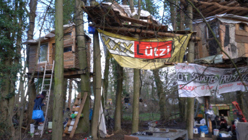 Los activistas climáticos han ocupado Lützerath, un pueblo que va a ser demolido para ampliar una mina de carbón.
