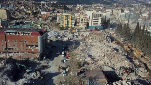 Ocho días después del terremoto en Turquía y Siria, los equipos de rescate siguen encontrando a personas con vida. 
