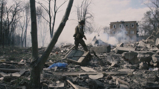 Solo unos pocos vecinos siguen resistiendo en las ciudades junto al frente en el este de Ucrania. 