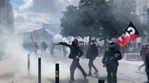 En muchas ciudades francesas continúan las manifestaciones contra la reforma de las pensiones del presidente Macron.