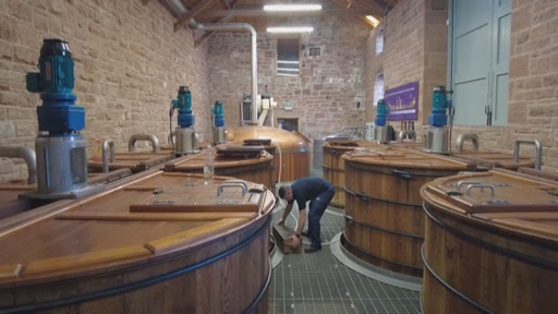 En un mundo con altas tasas de inflación, el whisky se está convertiendo en un interesante terreno para inversionistas.