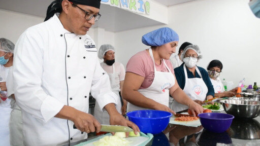 Un padre de Gachancipá invitó a amigos de su hijo a cocinar en cuarentena. La idea se hizo proyecto solidario.
