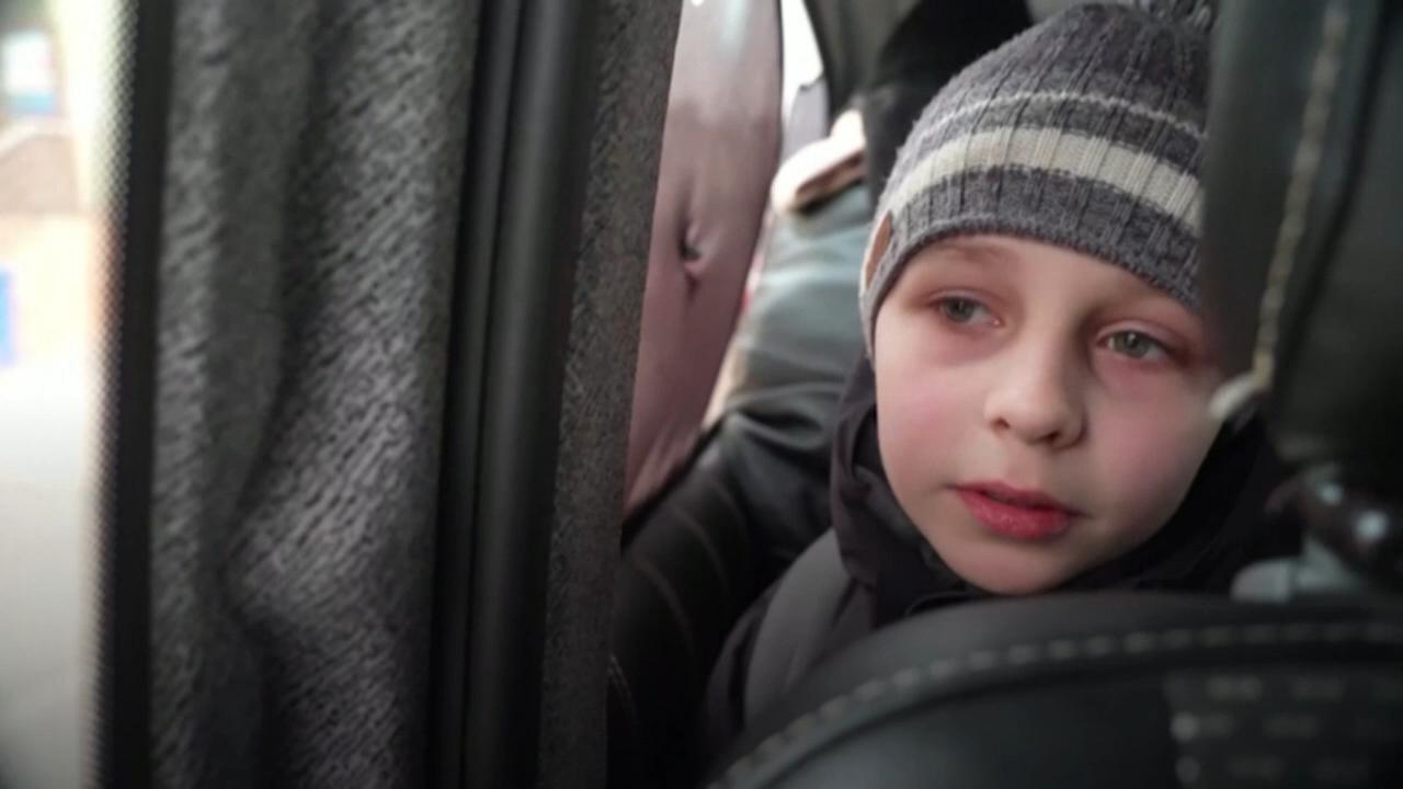 "Оставихме татко в Киев. Той ще помага на нашите герои."