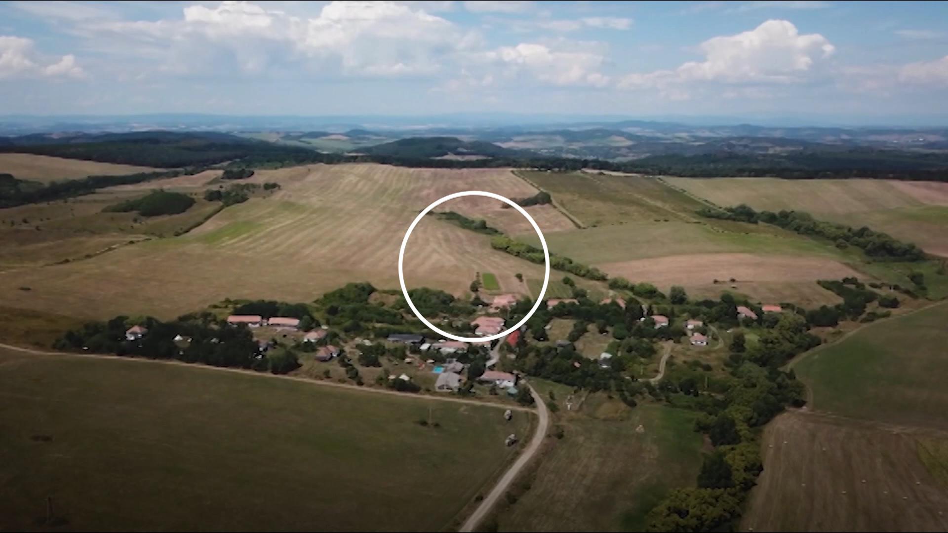 Едно цяло село в Северна Унгария с кръчма и