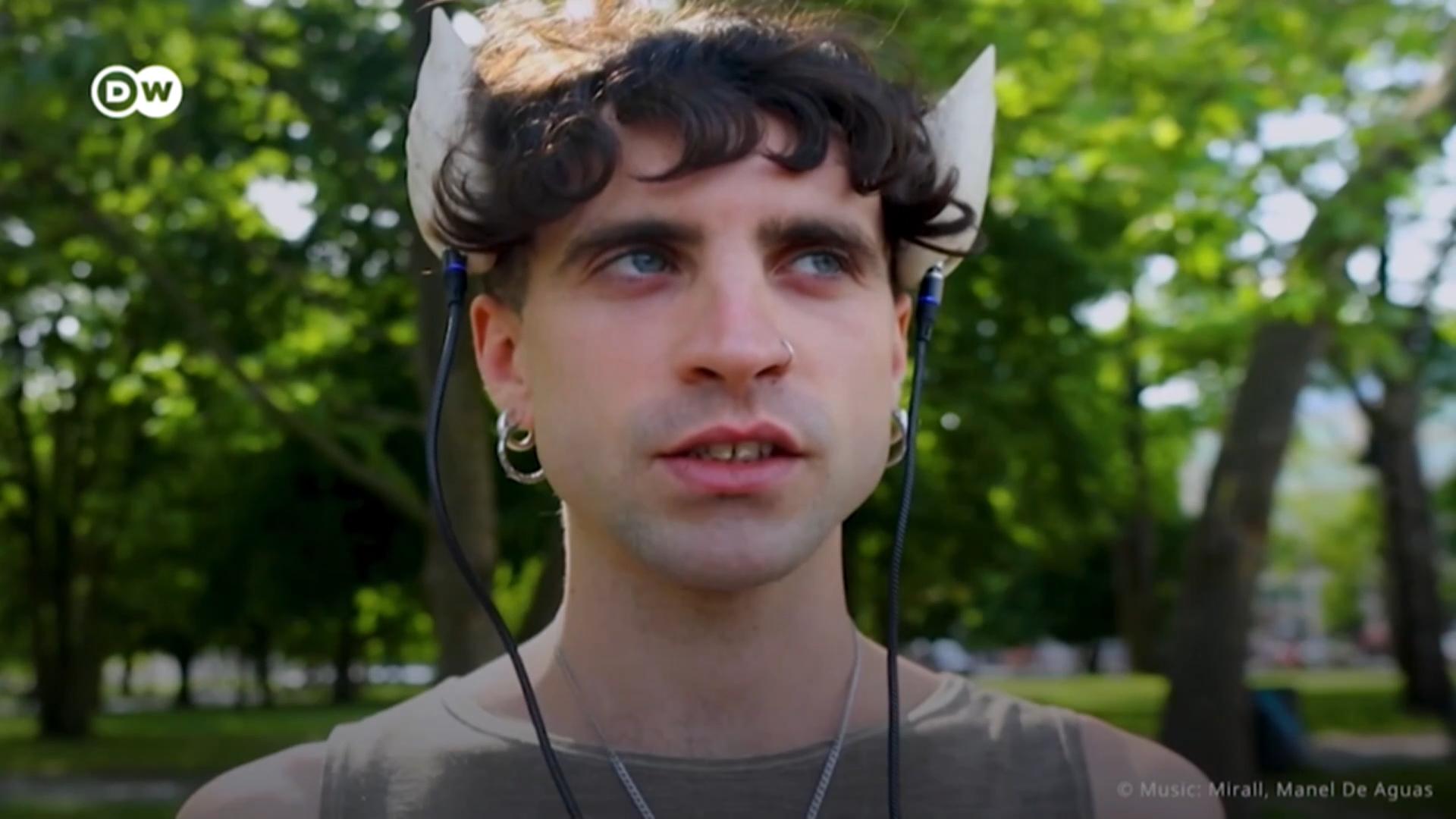 Човекът машина вече е реалност. Вижте Манел. – DW – 7.12.2023