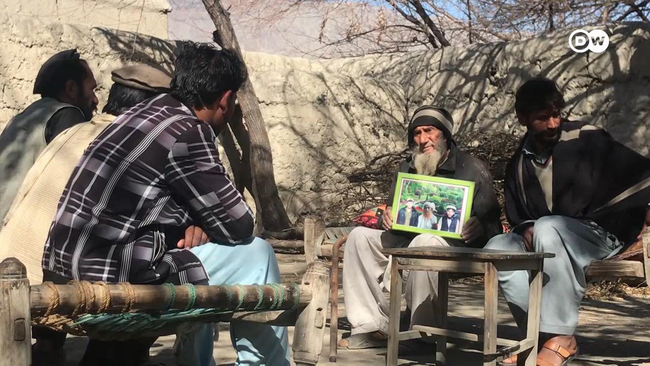 خانواده‌ای که دو پسرش را در جنگ افغانستان از دست داده است، چشم به راه صلح است. 